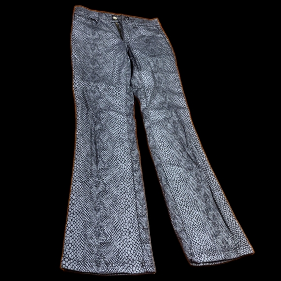 R.V.T. Pants - R.V.T. Silver & Black Metallic Faux Snake Skin Flare Jean Pants Juniors Size 5/6